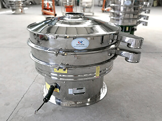 使用一些耐腐蝕、需要干凈的使用環境,比如食品、化工行業,可分為圓形篩、方型篩、滾筒篩等多種型號