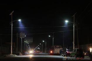 新疆喀什7米太陽能路燈熱鍍鋅噴鍍燈桿高壽命低價格智能鄉鎮道路照明燈具廠